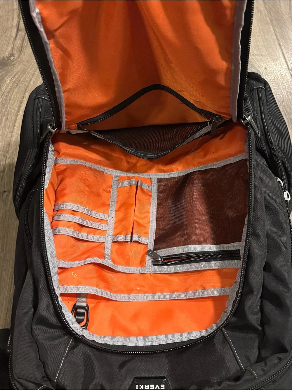 Everki black nylon